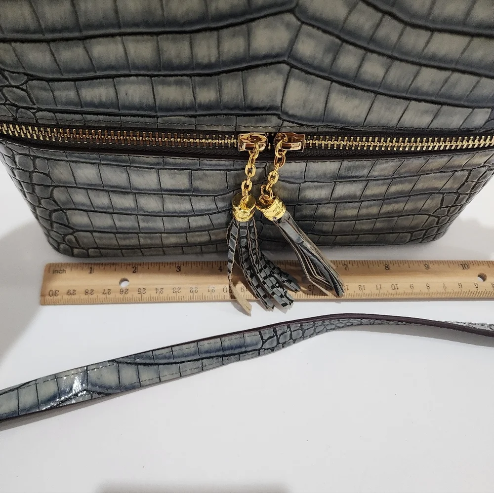 Ainifeel Croc Embossed Crossbody Bag - Picture 13 of 16